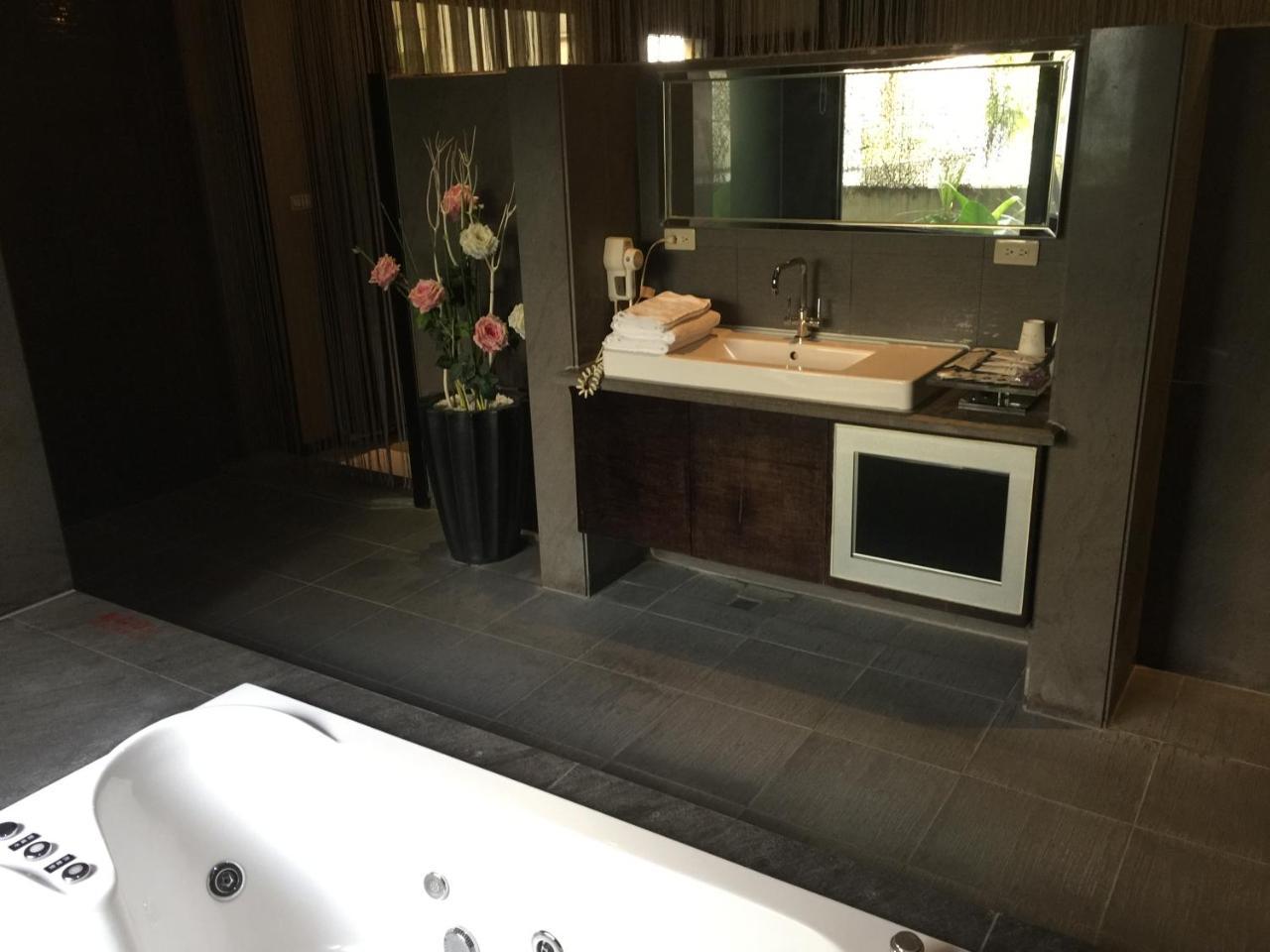 Li-Gin Motel Чиай Сити Екстериор снимка