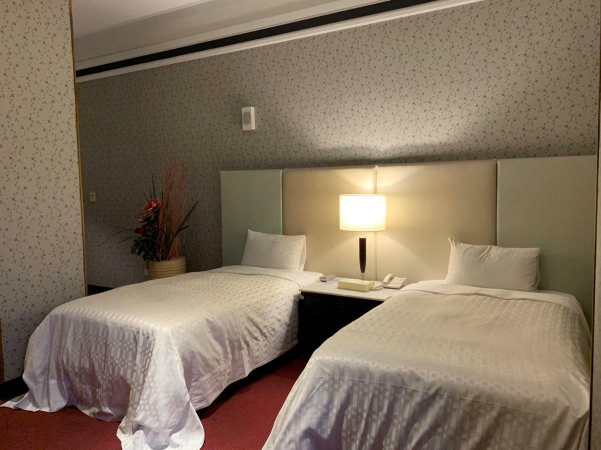 Li-Gin Motel Чиай Сити Екстериор снимка